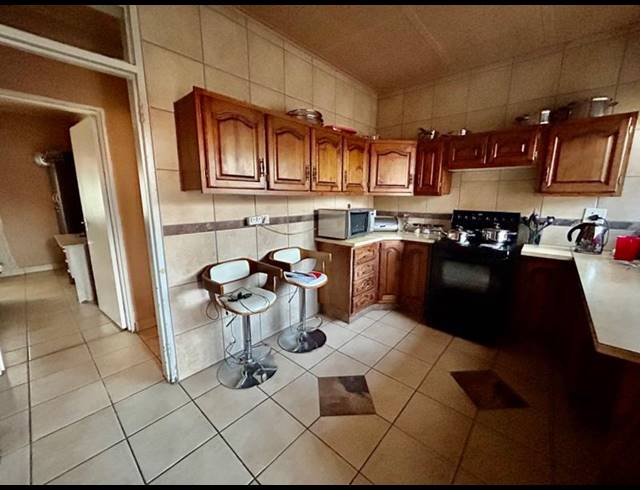 3 BEDROOM HOUSE FOR SALE IN VANDERBIJLPARK CW 1